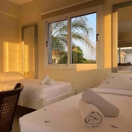 Villa Heaven With Private Pool & Sea View